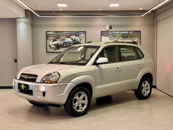 HYUNDAI TUCSON 2.0 MPFI GLS 16V 143CV 2WD FLEX 4P AUTOMÁTICO HYUNDAI TUCSON 2.0 MPFI GLS 16V 143CV 2WD FLEX 4P AUTOMÁTICO